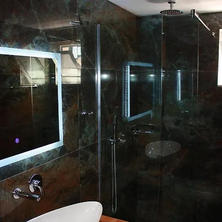 Vila Olsi 3* Sarandë